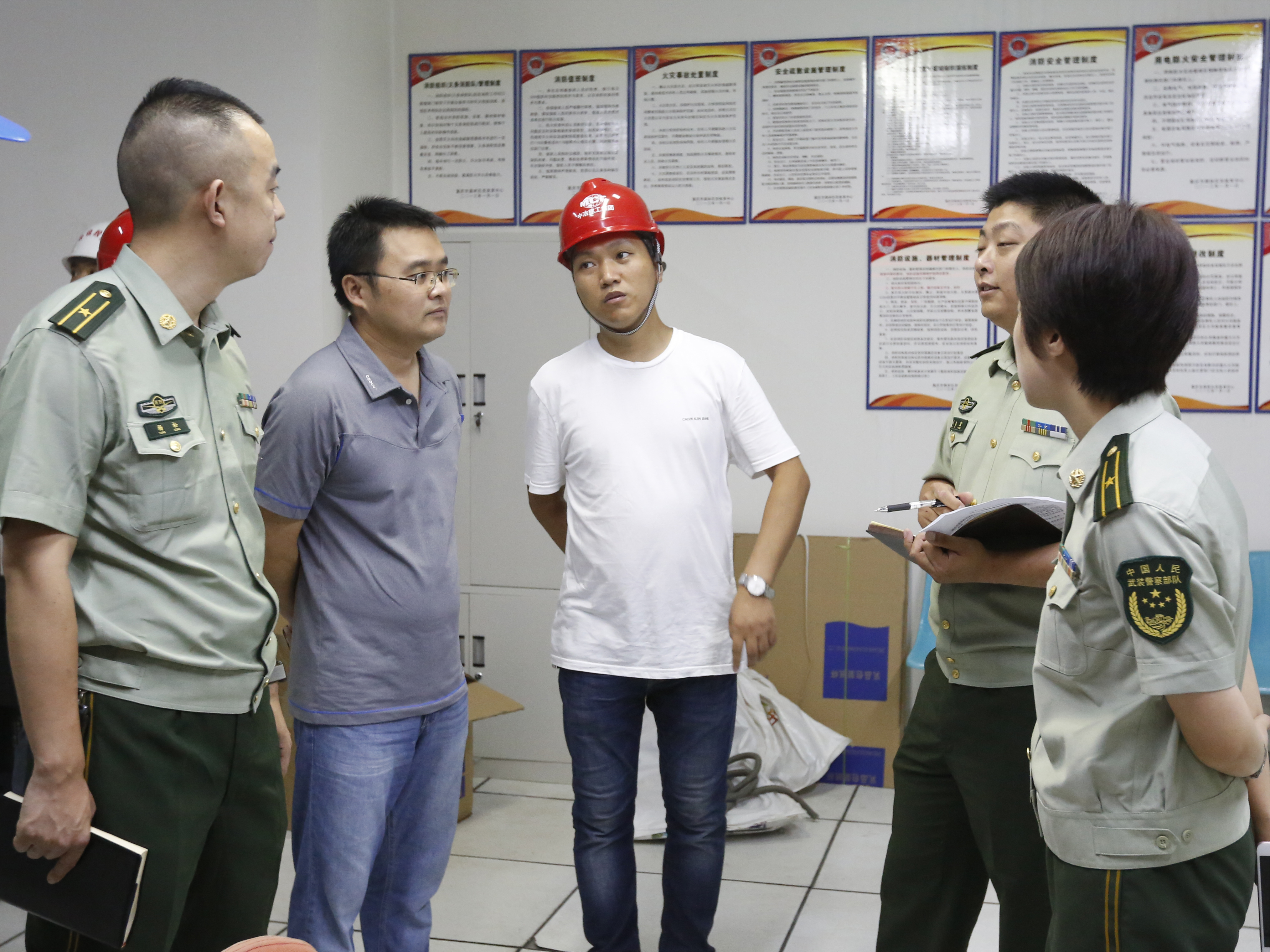 重庆市消防总队到市奥体中心检查指导消防管网改造工作