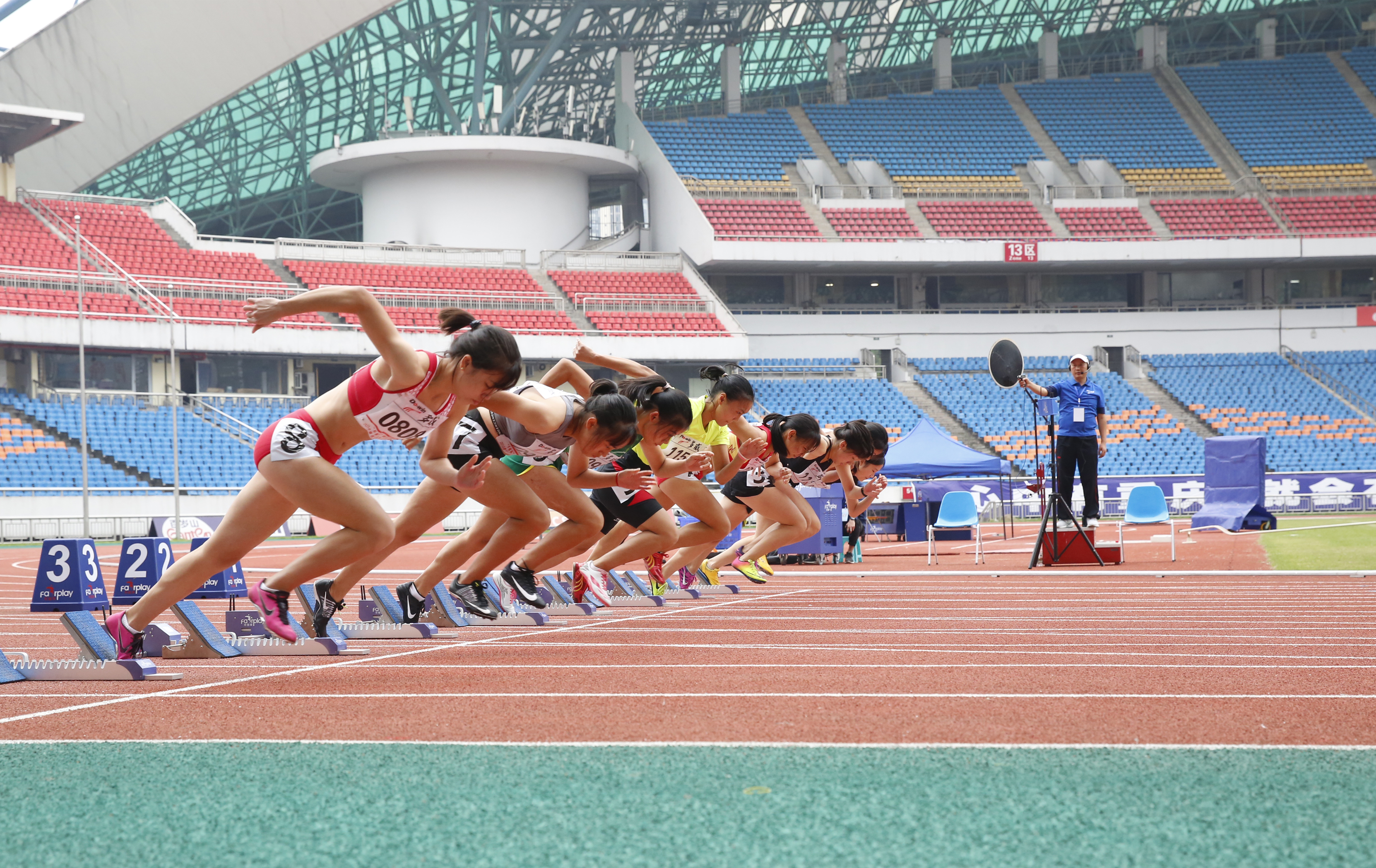 “多威杯”中国体育彩票2018重庆市青少年田径锦标赛在市奥体中心成功举行