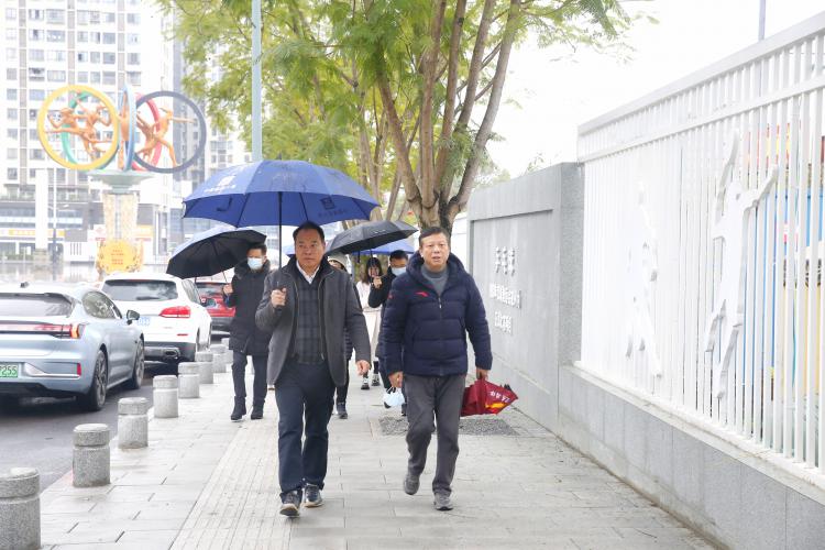 市体育局党组成员、副局长杨贵山到市奥体中心开展春节前安全检查