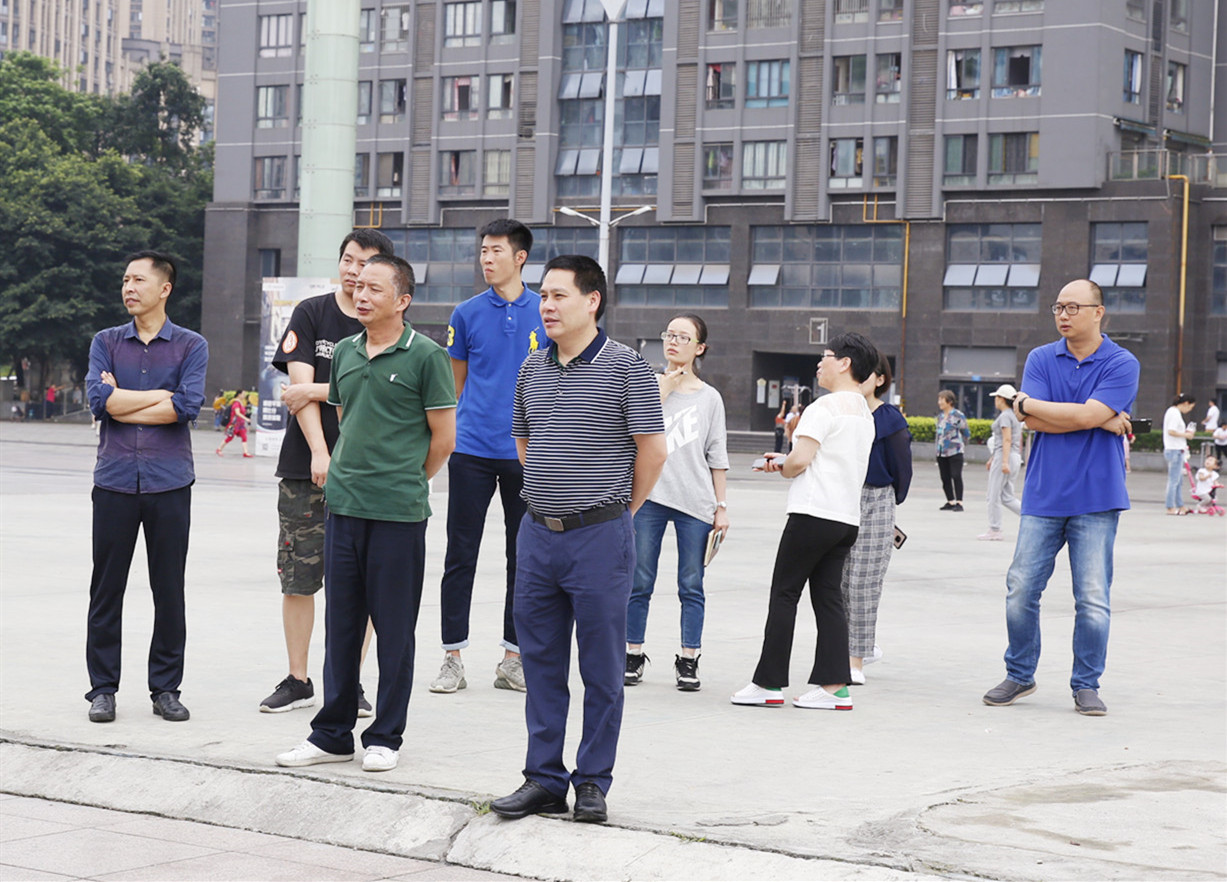 市奥体中心党支部开展“不忘初心、牢记使命”主题教育专题调研服务群众健身情况