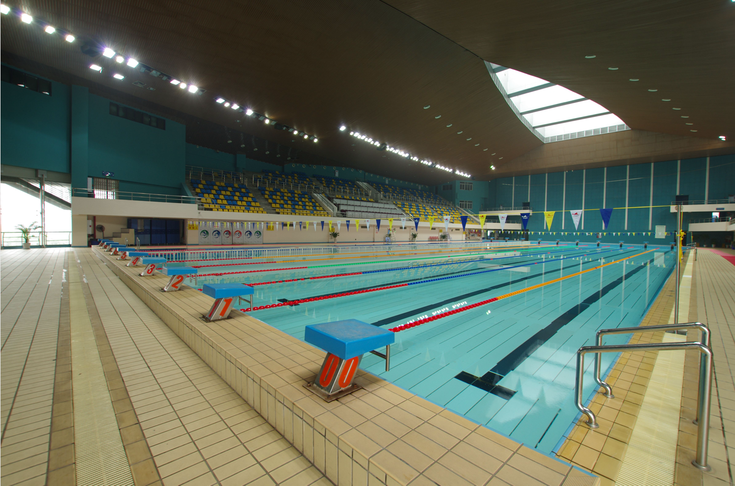 游泳跳水馆