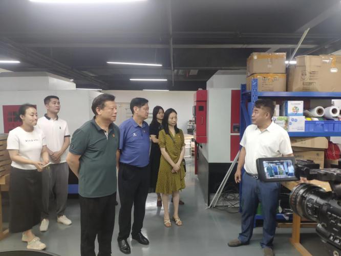 市奥体中心赴半月谈基层党建融媒体重庆学习站调研